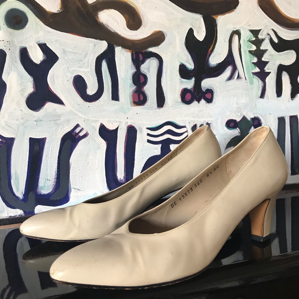 Vintage Ferragamo Pumps